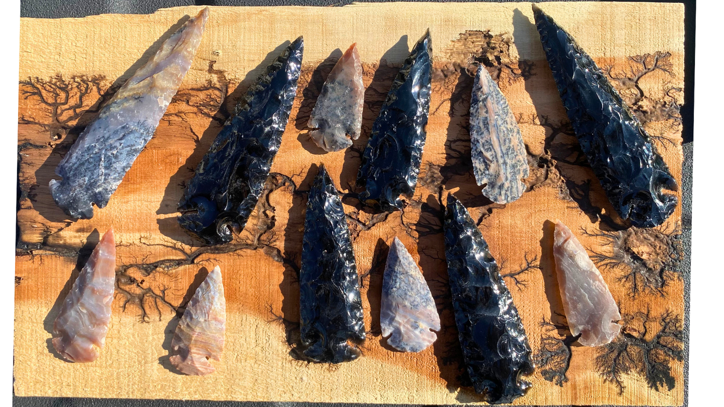 Hand-Knapped Arrowheads for Crafting - The Artisan's Dozen (12 Stone Points)