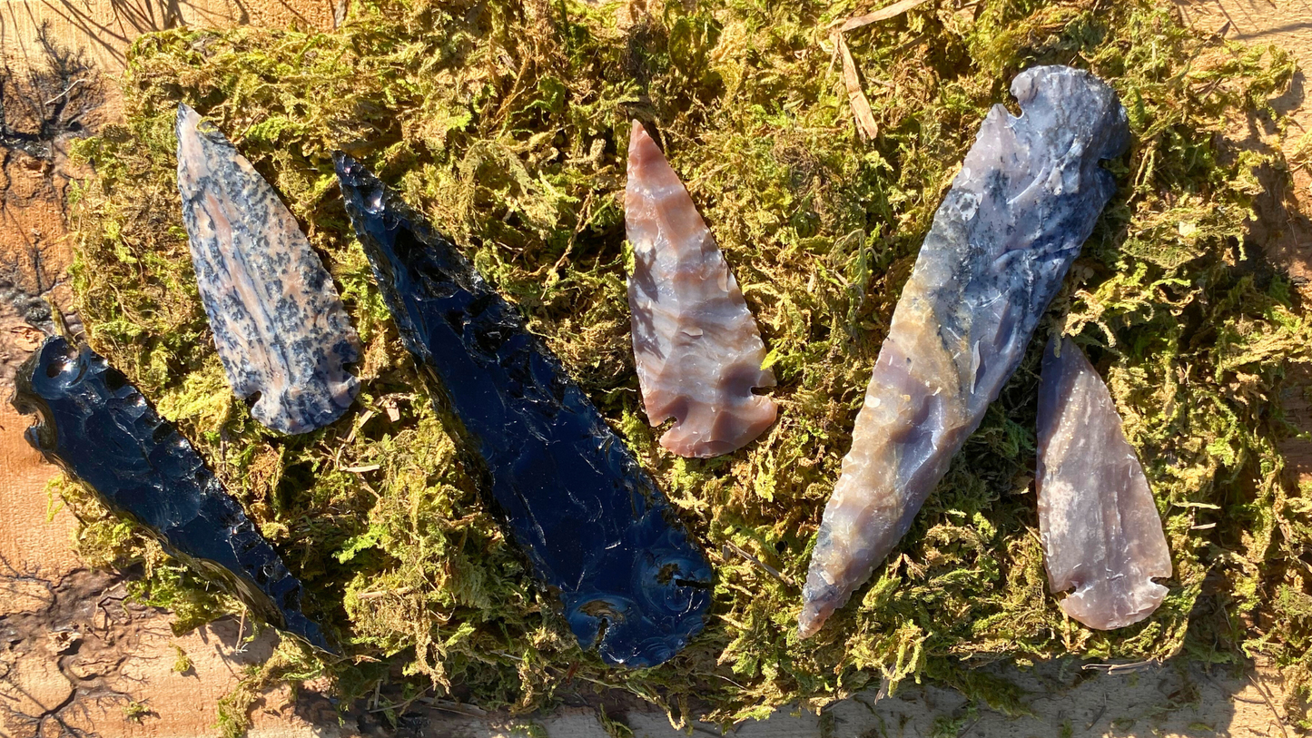 Hand-Knapped Arrowheads for Crafting - The Artisan's Dozen (12 Stone Points)