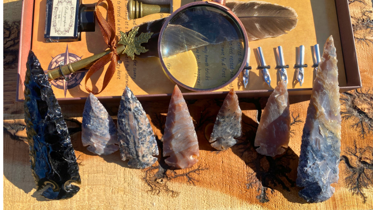 Hand-Knapped Arrowheads for Crafting - The Artisan's Dozen (12 Stone Points)